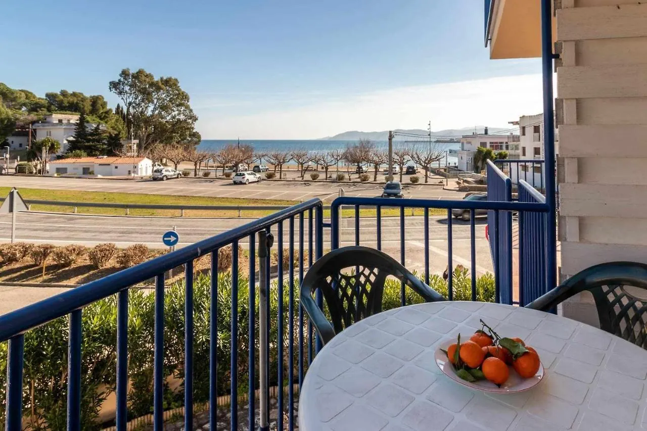 Grifeu 17 Apartamento Al Lado De La Playa Llanca 0*,  Spain